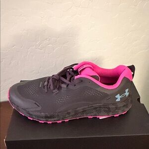 Under Armour Women’s Black Athletic Shoe with Pink Lining